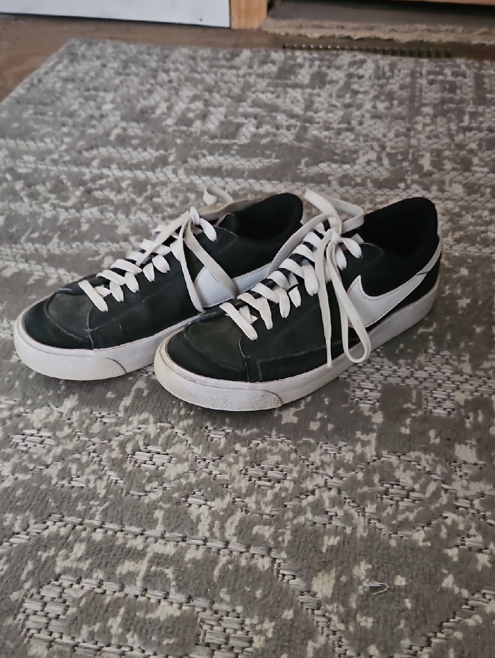 Nike Kids Black and White Low-Top Sneakers